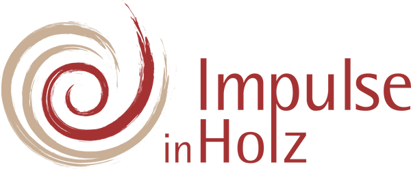 Logo Impulse in Holz zweifarbige Spirale mit Text