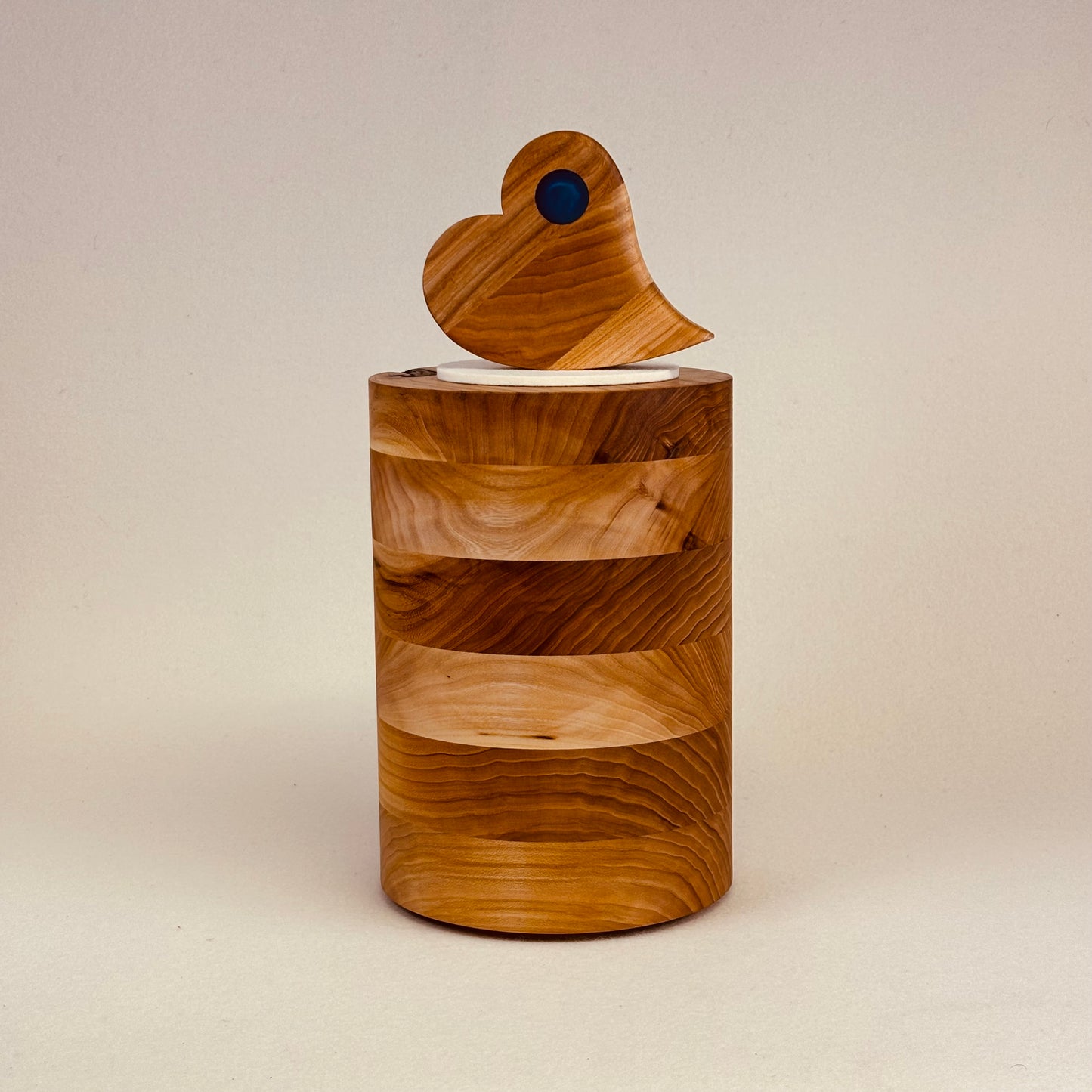 Holzurne "Ulme" bunt Herz mit Lichtpunkt (3 Stück) - 264