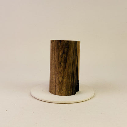 Tierurne aus Nussbaum – Stele, Rund, Glatt, 0,3L