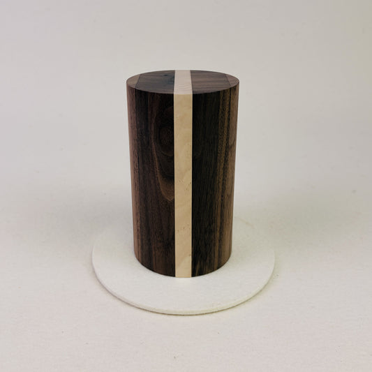 Tierurne aus Nussbaum mit Lichtelement – Stele, Rund, Glatt, 0,6L