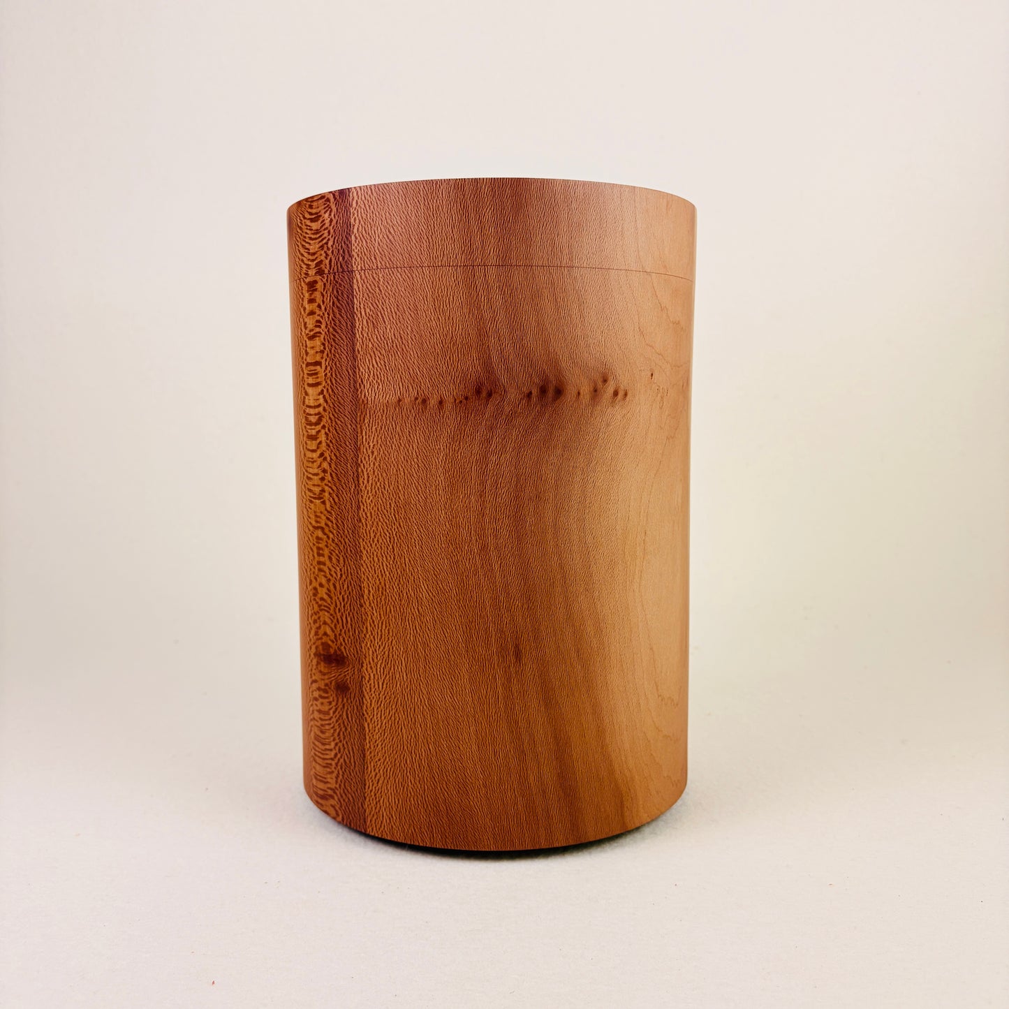Holzurne "Platane" glatt - 274