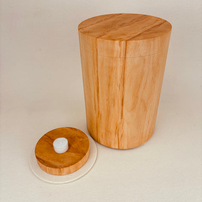 Holzurne in Erle mit Erinnerungsstück "Holzscheibe in Schalenform"