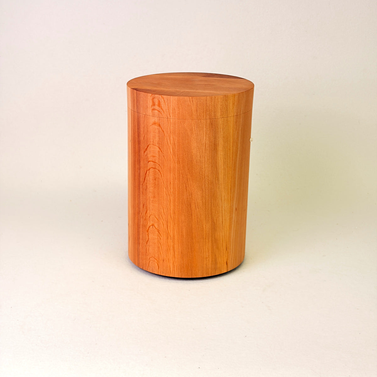 Holzurne aus Erle mit glatter Form – 362 (B)