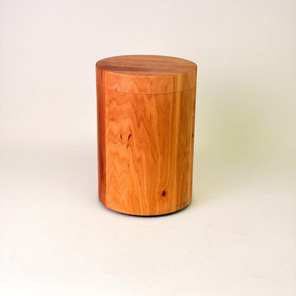 Holzurne aus Erle mit glatter Form – 383