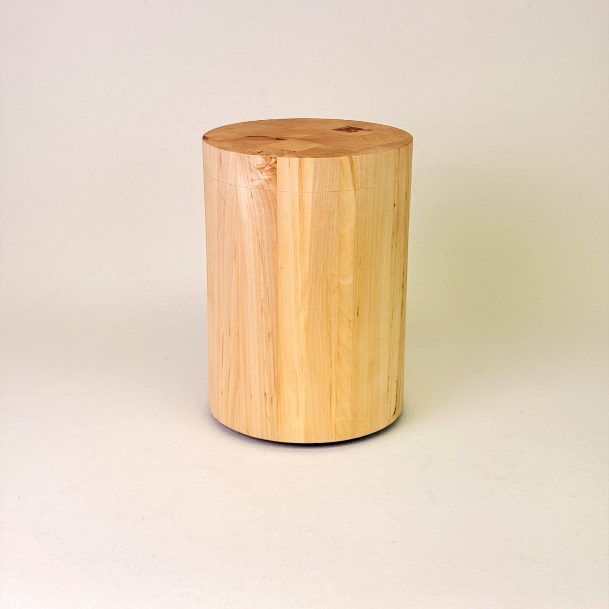 Holzurne aus Maserpappel in glatter Form - 319 (B)