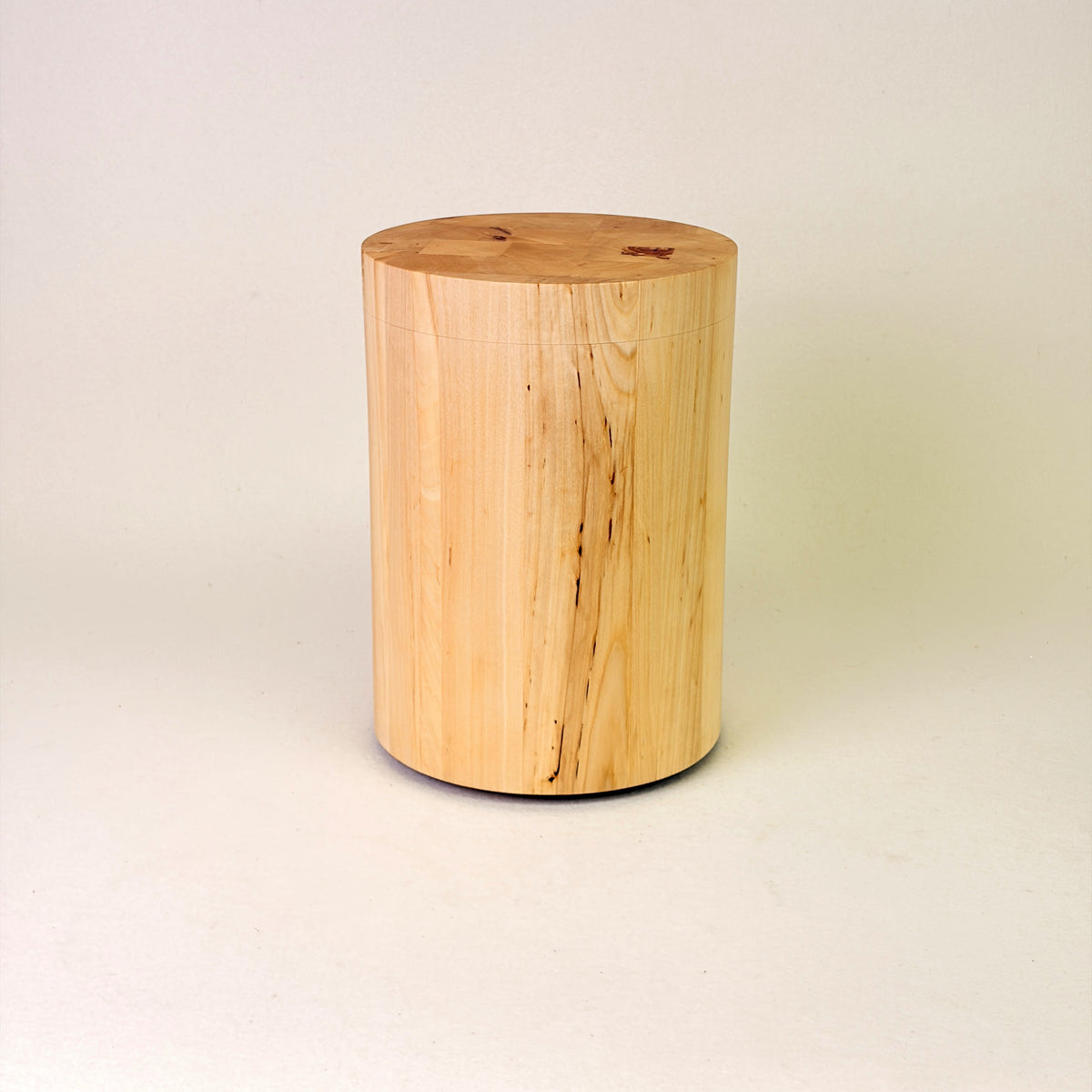 Holzurne aus Maserpappel in glatter Form - 319 (B)