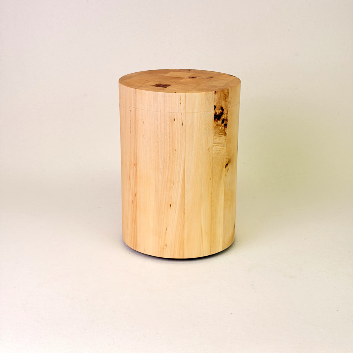 Holzurne aus Maserpappel in glatter Form - 319 (B)