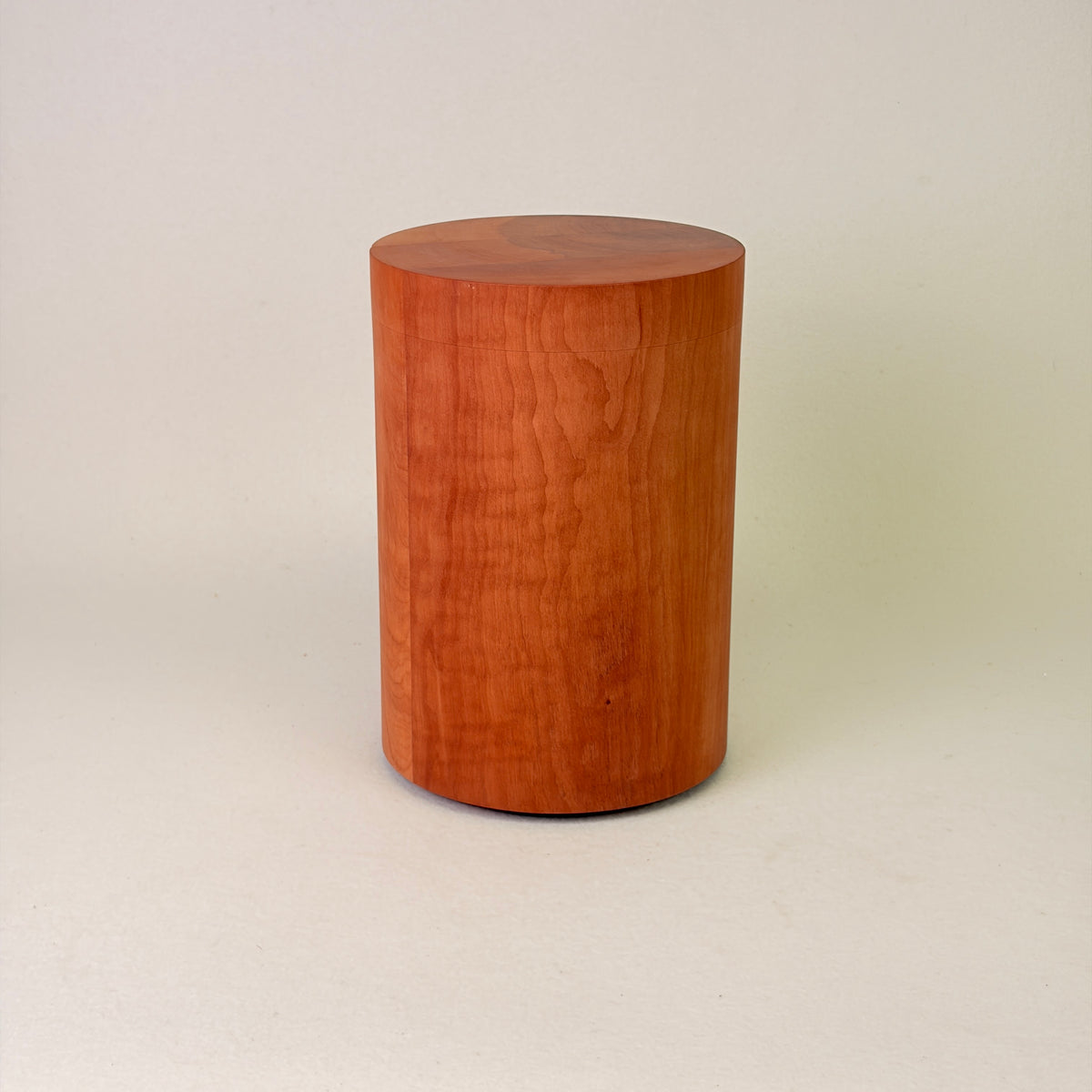Holzurne aus Elsbeere mir glatter Form – 196