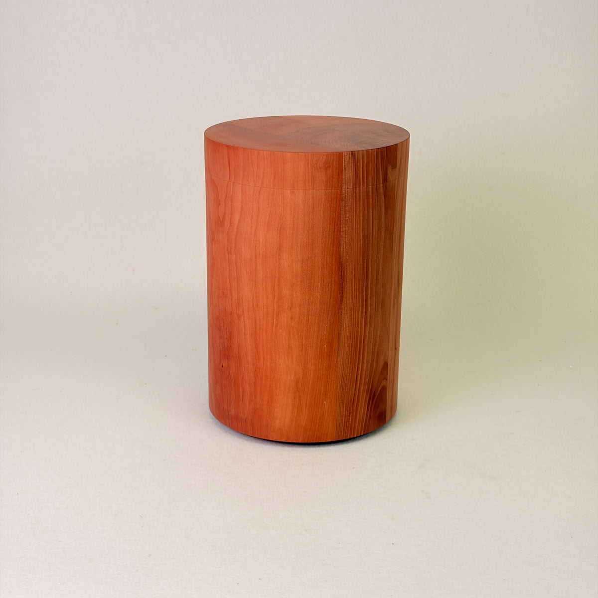 Holzurne aus Elsbeere mir glatter Form – 196