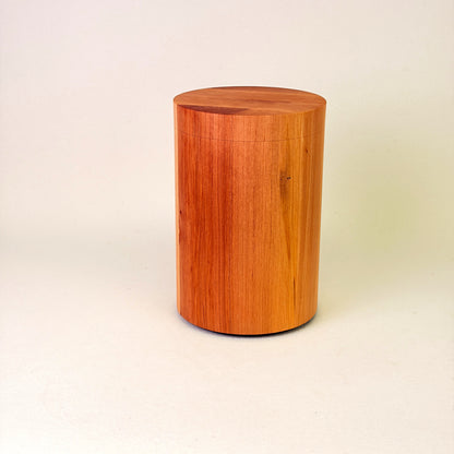 Holzurne aus Erle mit glatter Form – 384