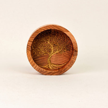 Erinnerungsstück aus Holz: Lebensbaum in Gold mit Ring