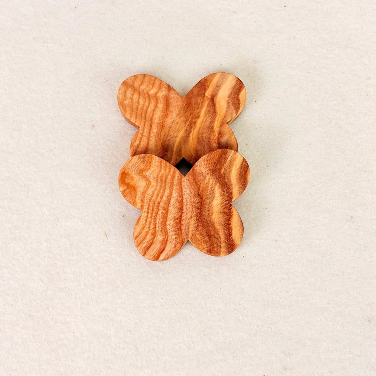 Erinnerungsstück aus Holz: Handschmeichler Schmetterling - 2 aus 1