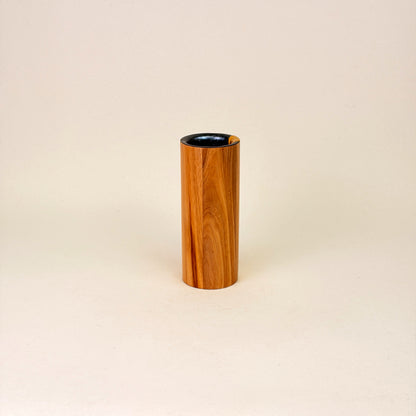 Erinnerungsstück aus Holz: Vase