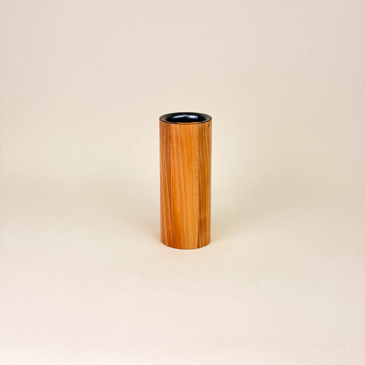 Erinnerungsstück aus Holz: Vase