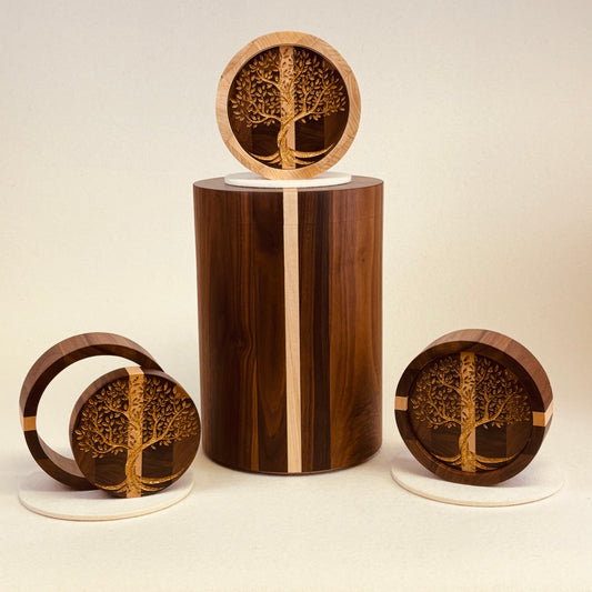 Holzurne "Nussbaum und Linde" mit  Lebensbaum (3 Stück) - 261