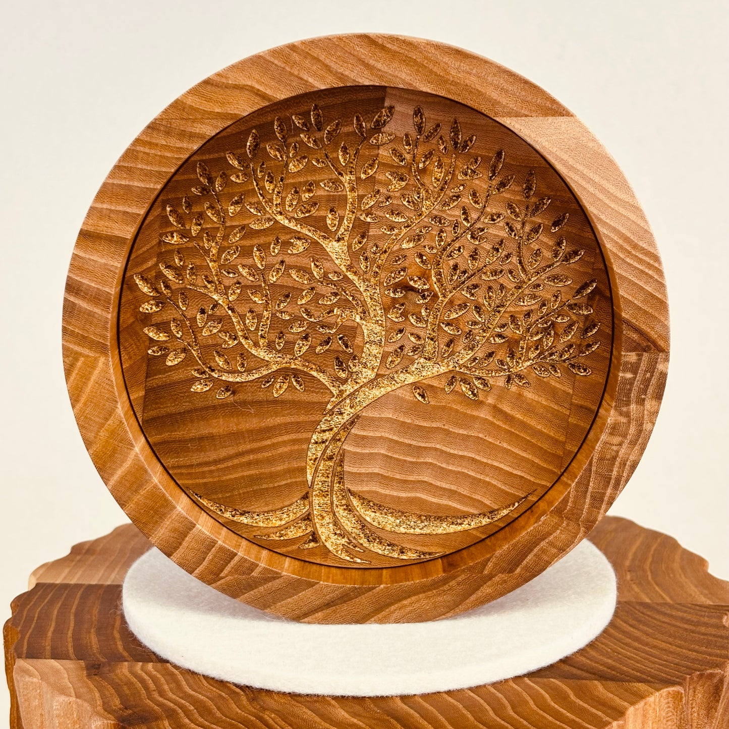 Holzurne "Ulme" struktur  mit Lebensbaum und Vase - 249