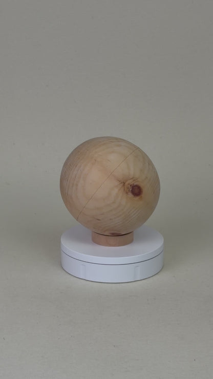 Erinnerungsstück aus Holz: Kugel als Schale