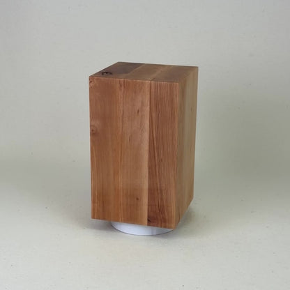 Klassische Holzurne – Quadratische Form – Puristisches Design